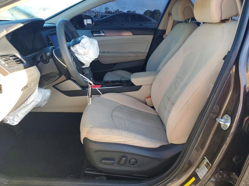 69791176 :رقم المزاد ، 5NPE34AF0HH561188 vin ، 2017 Hyundai Sonata مزاد بيع