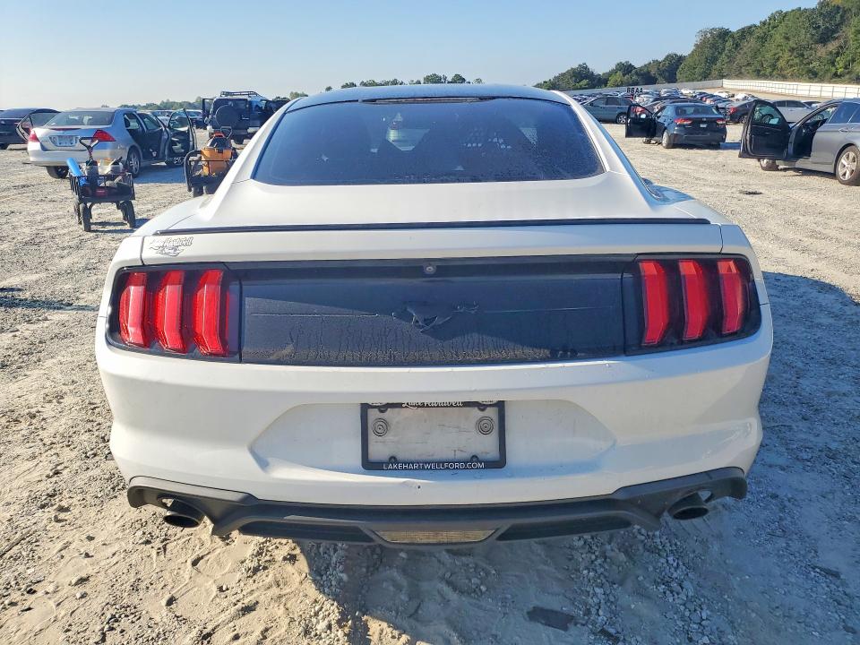 68714156 :رقم المزاد ، 1FA6P8TH8J5158814 vin ، 2018 Ford Mustang مزاد بيع