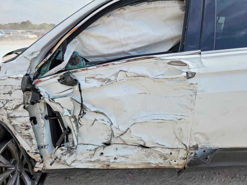 Продажа на аукционе авто 2019 Volkswagen Tiguan, vin: 3VV2B7AX0KM066265, номер лота: 70076916