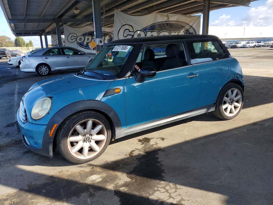 Продаж на аукціоні авто 2010 Mini Cooper, vin: WMWMF3C53ATZ60984, номер лоту: 67217606