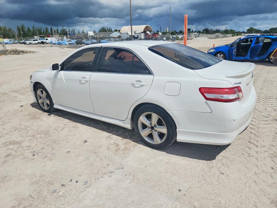 70557016 :رقم المزاد ، 4T1BF3EK2BU583035 vin ، 2011 Toyota Camry مزاد بيع