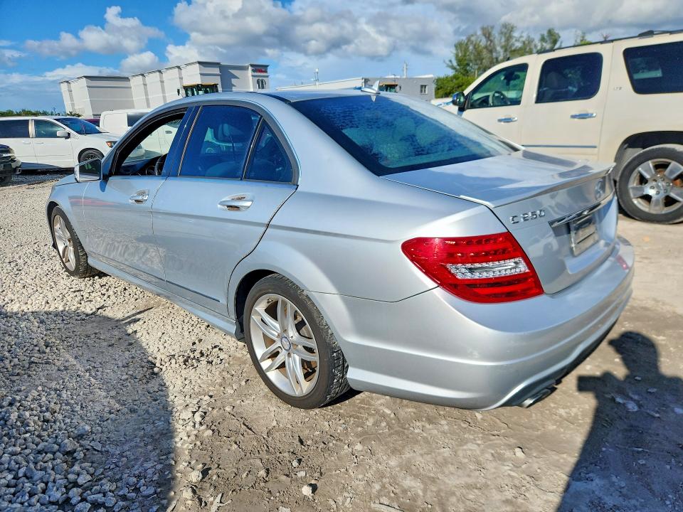 2013 Mercedes-benz C მანქანა იყიდება აუქციონზე, vin: WDDGF4HBXDG094224, აუქციონის ნომერი: 70533686