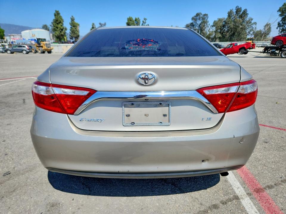 69123296 :رقم المزاد ، 4T1BF1FK5FU909595 vin ، 2015 Toyota Camry مزاد بيع