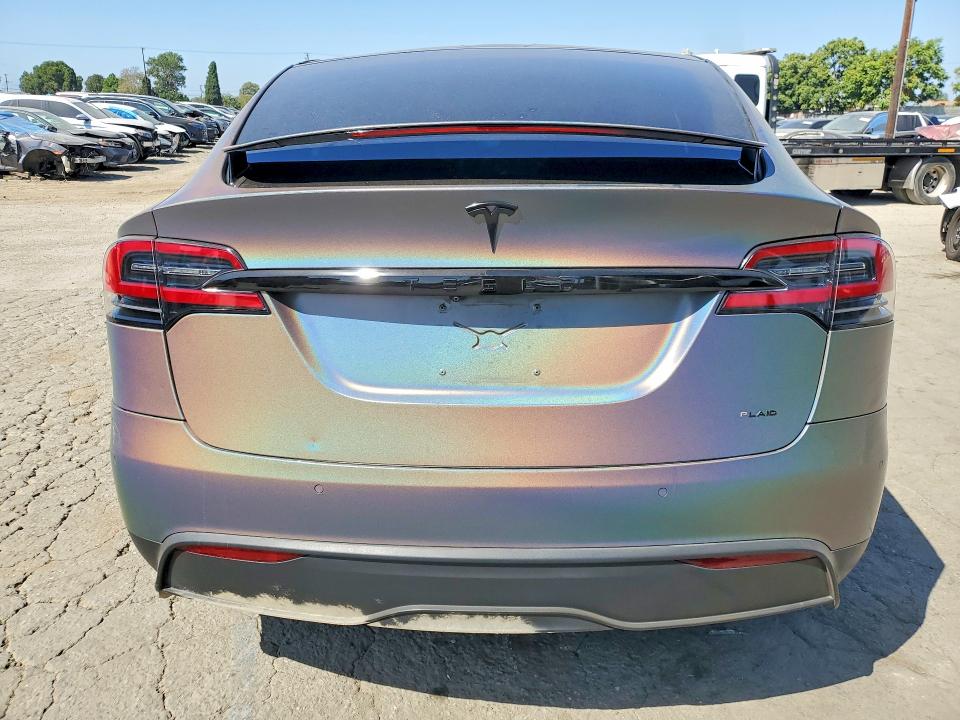 70335936 :رقم المزاد ، 7SAXCBE6XNF332327 vin ، 2022 Tesla Model X مزاد بيع
