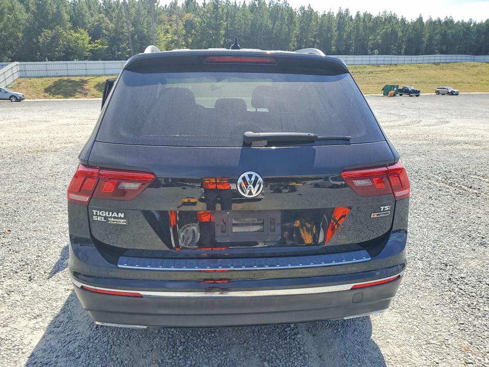 68642166 :رقم المزاد ، 3VV2B7AX2JM029698 vin ، 2018 Volkswagen Tiguan مزاد بيع