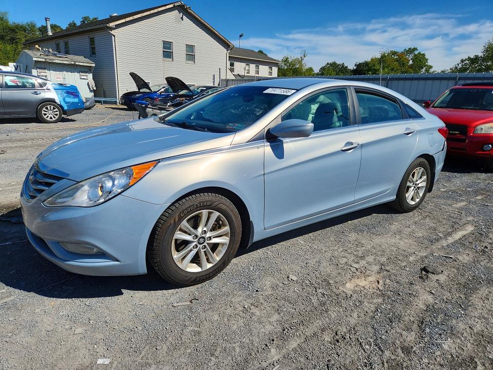 70471586 :رقم المزاد ، 5NPEB4AC5DH788623 vin ، 2013 Hyundai Sonata مزاد بيع