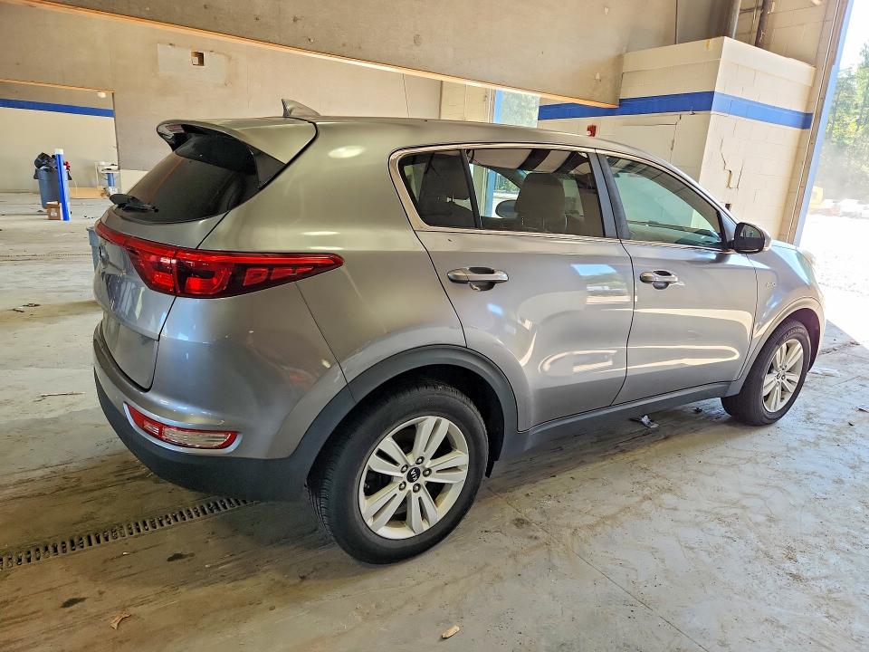 Продажа на аукционе авто 2017 Kia Sportage, vin: KNDPMCAC4H7033065, номер лота: 67706076