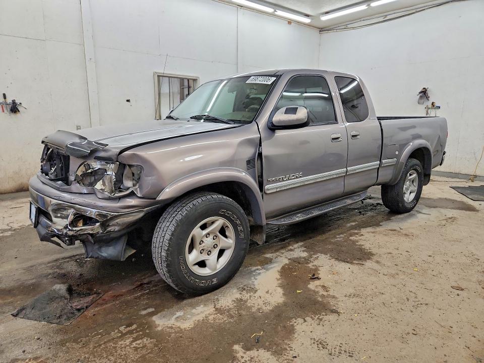 69872006 :رقم المزاد ، 5TBRT3818YS055519 vin ، 2000 Toyota Tundra مزاد بيع