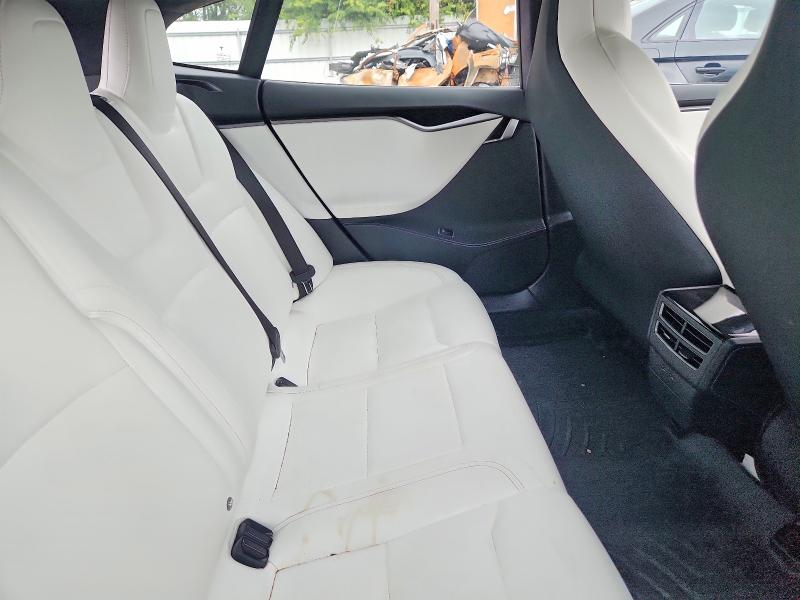70657946 :رقم المزاد ، 5YJSA1E28LF359785 vin ، 2020 Tesla Model S مزاد بيع