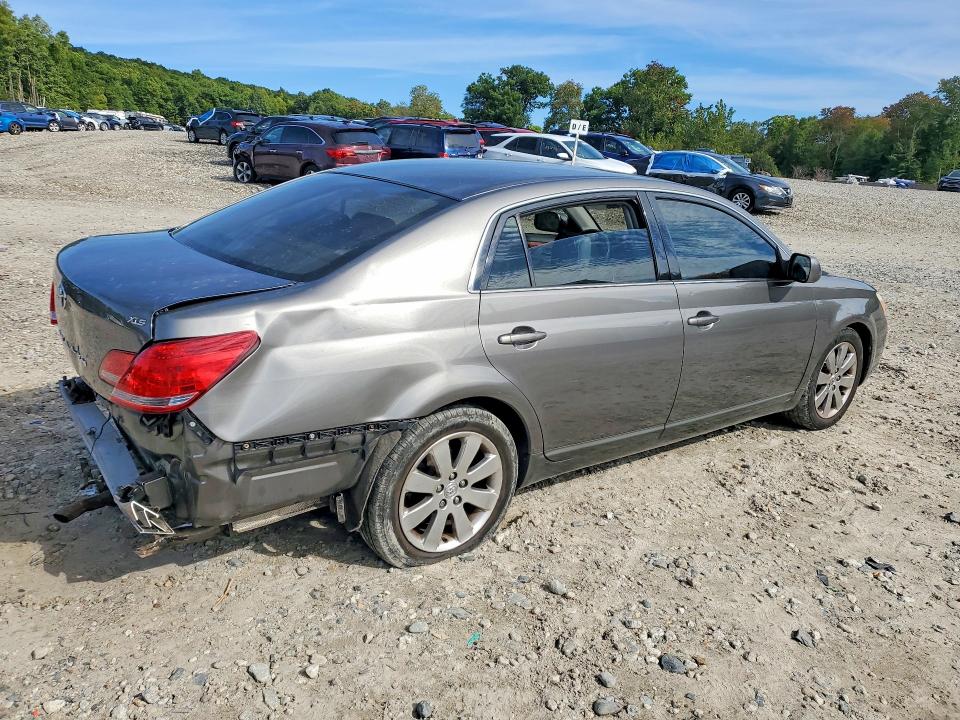 69397606 :رقم المزاد ، 4T1BK36B95U051389 vin ، 2005 Toyota Avalon مزاد بيع