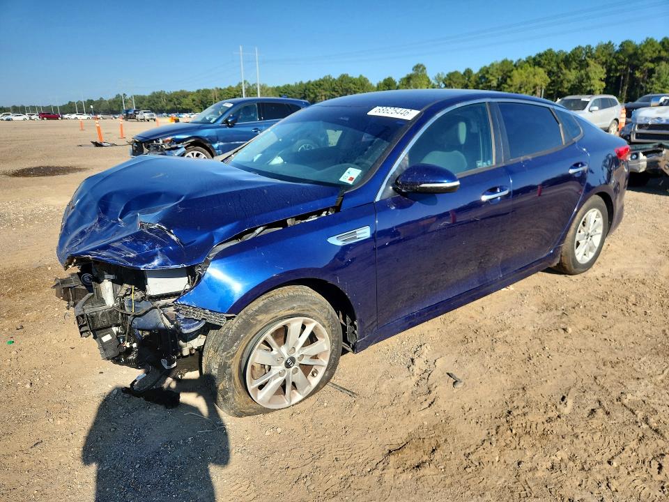 2017 Kia Optima მანქანა იყიდება აუქციონზე, vin: 5XXGT4L3XHG168077, აუქციონის ნომერი: 68625446