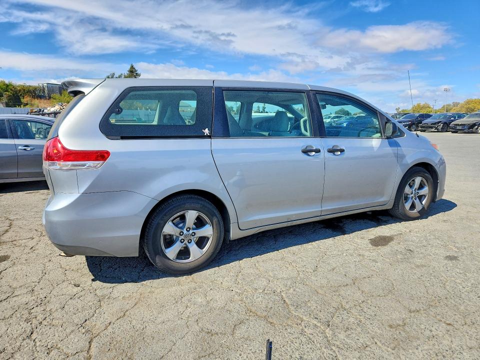 Продажа на аукционе авто 2014 Toyota Sienna, vin: 5TDZK3DC5ES464249, номер лота: 67433956