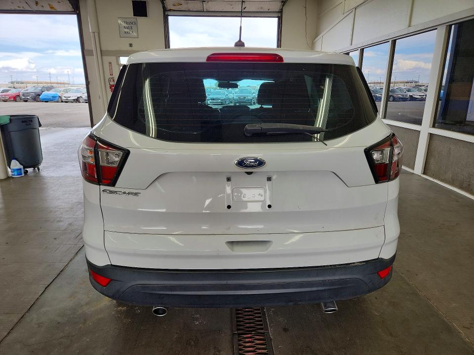 68082106 :رقم المزاد ، 1FMCU0F73HUD28986 vin ، 2017 Ford Escape مزاد بيع