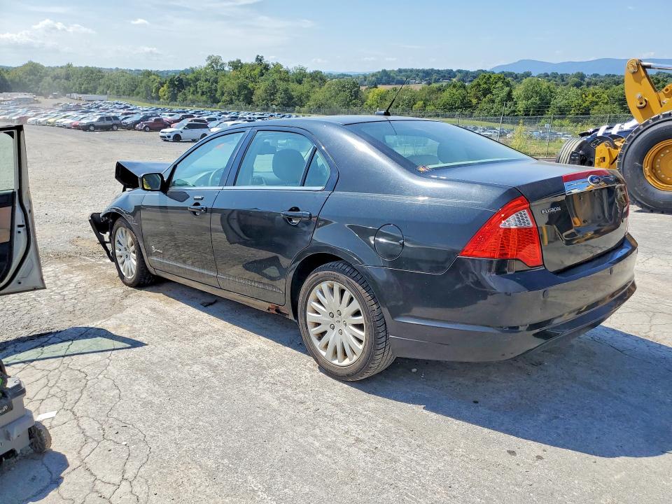 67670336 :رقم المزاد ، 3FADP0L36BR132126 vin ، 2011 Ford Fusion مزاد بيع