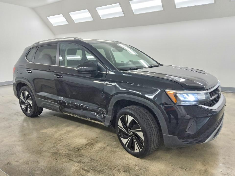 Продажа на аукционе авто 2024 Volkswagen Taos, vin: 3VVUX7B27RM059188, номер лота: 70313966