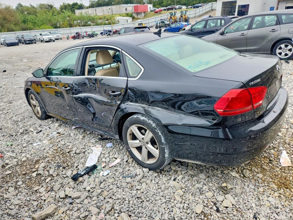 70264336 :رقم المزاد ، 1VWBP7A31CC037628 vin ، 2012 Volkswagen Passat مزاد بيع