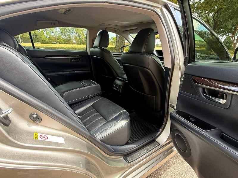 69247456 :رقم المزاد ، JTHBW1GG1J2177385         vin ، 2018 Lexus Es مزاد بيع