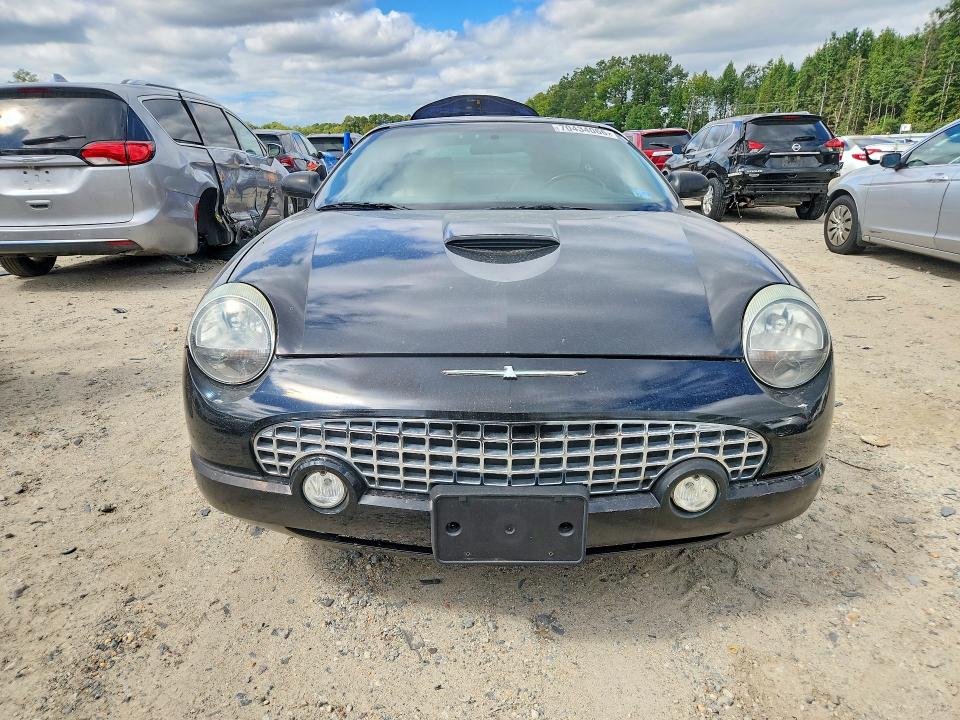 70434066 :رقم المزاد ، 1FAHP60A34Y109558 vin ، 2004 Ford Thunderbird مزاد بيع