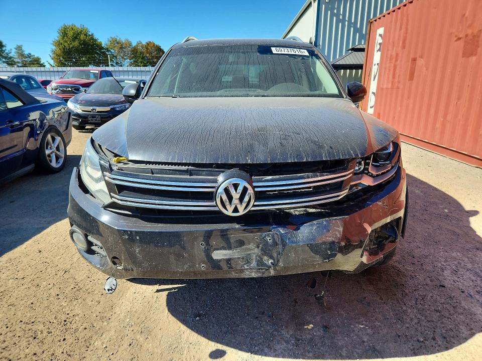 69737616 :رقم المزاد ، WVGJV7AX4FW553066 vin ، 2015 Volkswagen Tiguan مزاد بيع