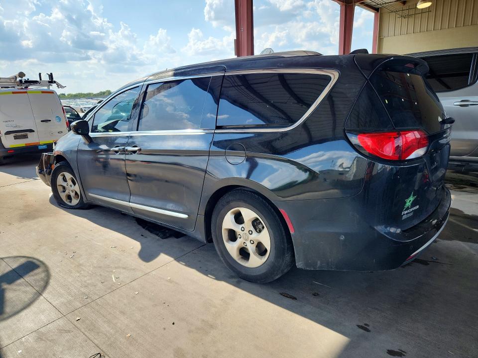 67561726 :رقم المزاد ، 2C4RC1EG8HR705656 vin ، 2017 Chrysler Pacifica مزاد بيع