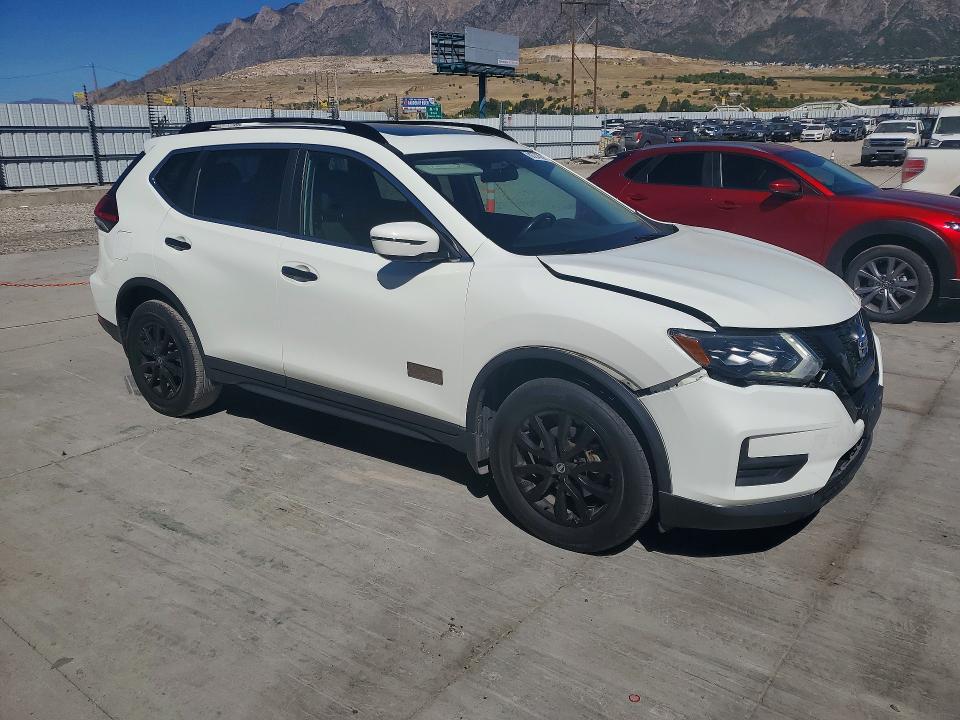 2017 Nissan Rogue მანქანა იყიდება აუქციონზე, vin: 5N1AT2MV9HC760429, აუქციონის ნომერი: 68240386