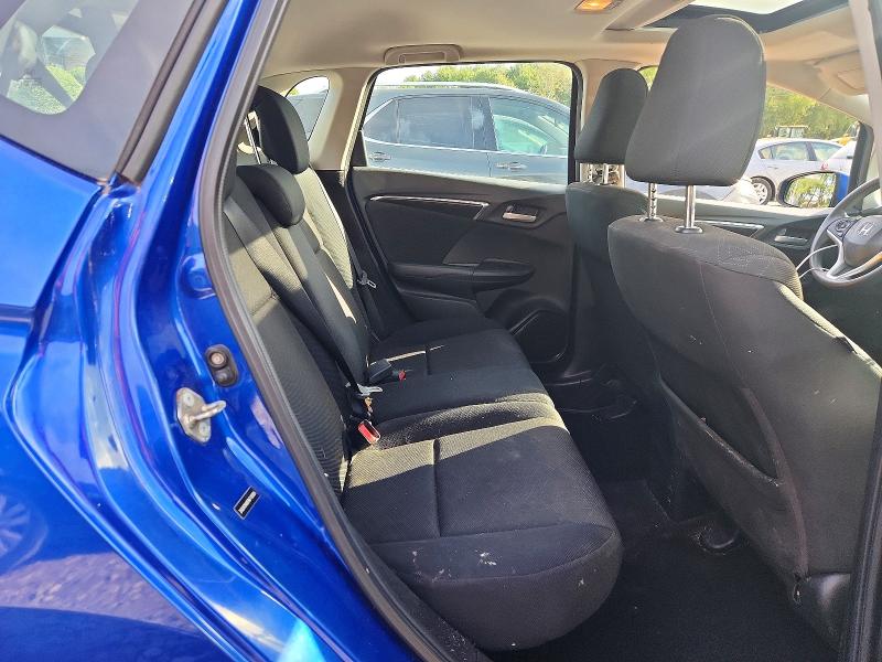 69842276 :رقم المزاد ، 3HGGK5H80FM719269 vin ، 2015 Honda Fit مزاد بيع