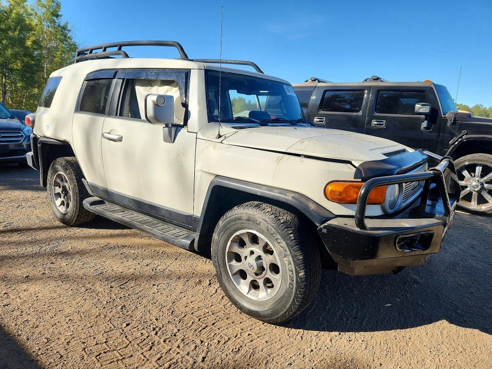 69877696 :رقم المزاد ، JTEBU4BF7BK100315 vin ، 2011 Toyota Fj Cruiser مزاد بيع