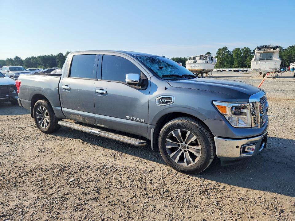 67521166 :رقم المزاد ، 1N6AA1E64HN570647 vin ، 2017 Nissan Titan مزاد بيع