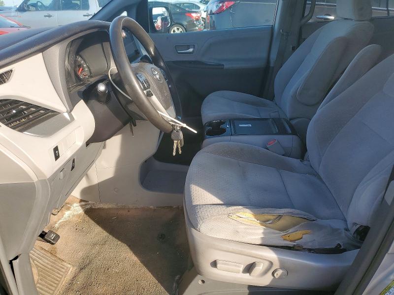 67699156 :رقم المزاد ، 5TDKK3DC8FS565997 vin ، 2015 Toyota Sienna مزاد بيع