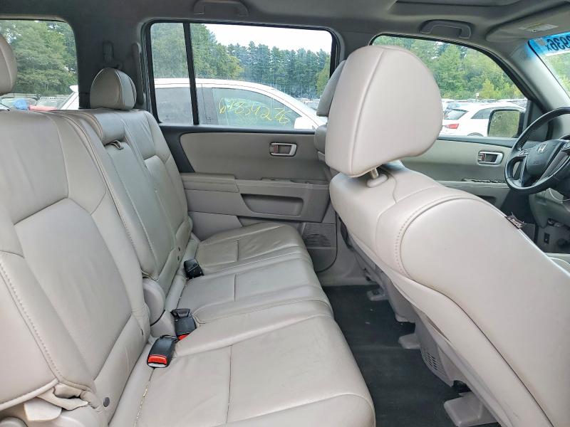 69703936 :رقم المزاد ، 5FNYF4H69BB026215 vin ، 2011 Honda Pilot مزاد بيع