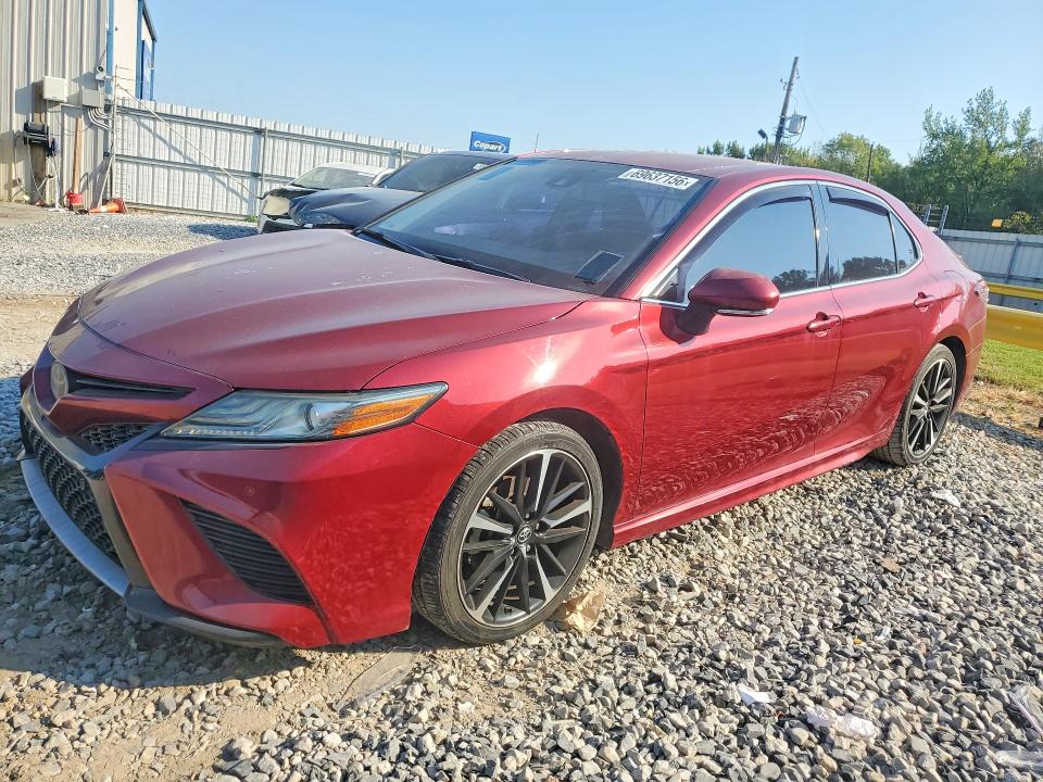 2018 Toyota Camry მანქანა იყიდება აუქციონზე, vin: 4T1B61HK1JU625208, აუქციონის ნომერი: 69637156
