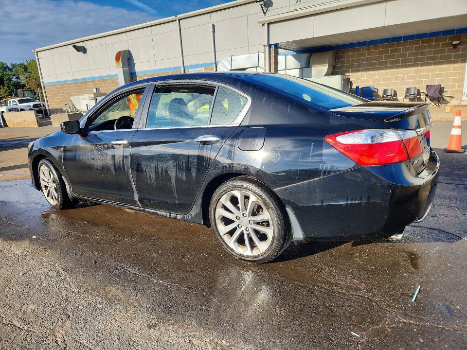 68973336 :رقم المزاد ، 1HGCR2F57FA249952 vin ، 2015 Honda Accord مزاد بيع