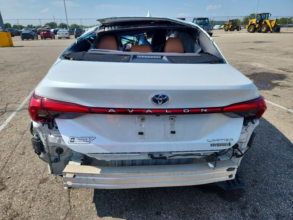 68775646 :رقم المزاد ، 4T1DA1AB4NU013382 vin ، 2022 Toyota Avalon مزاد بيع