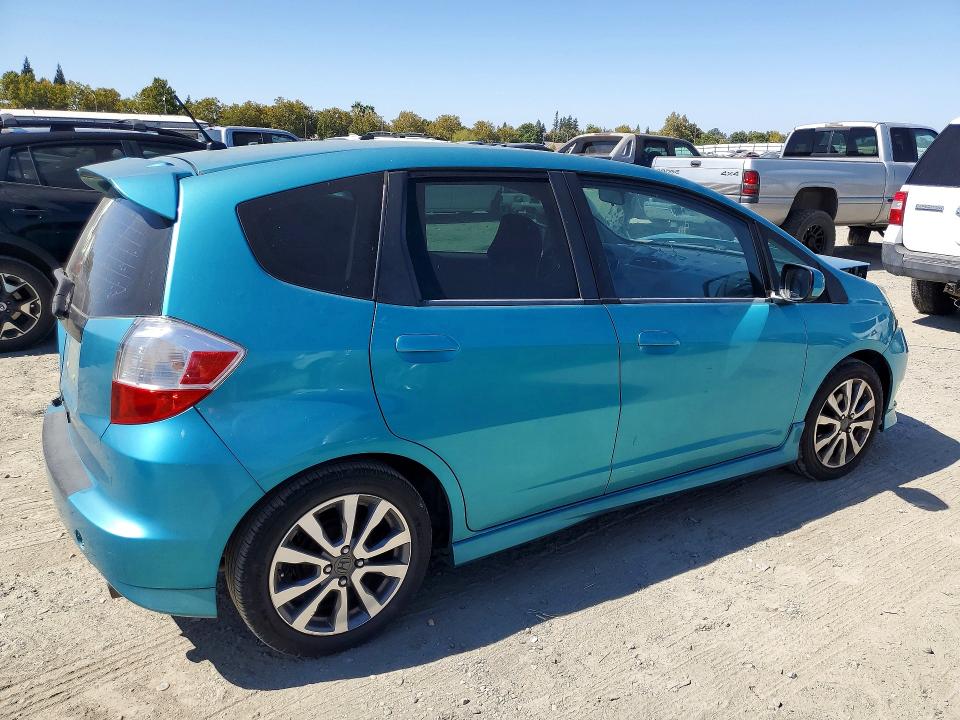 2013 Honda Fit მანქანა იყიდება აუქციონზე, vin: JHMGE8H50DC050575, აუქციონის ნომერი: 69034006