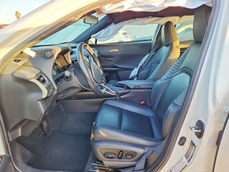 70358686 :رقم المزاد ، JTHX3JBH6M2040378 vin ، 2021 Lexus Ux مزاد بيع