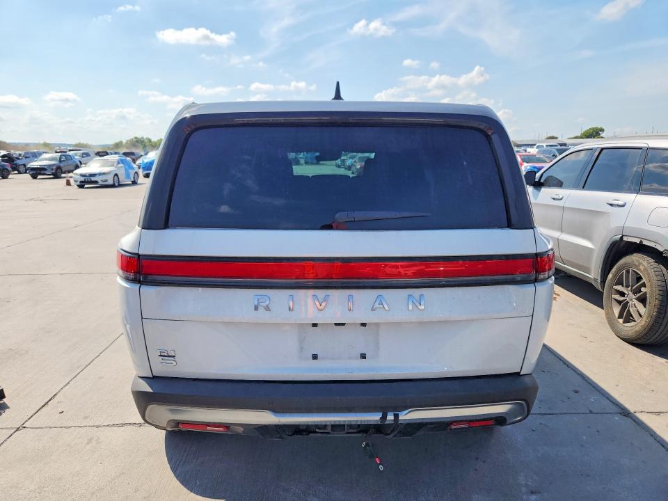 69030236 :رقم المزاد ، 7PDSGBBA3PN024840 vin ، 2023 Rivian R1s مزاد بيع