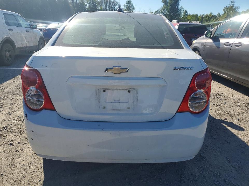 69870216 :رقم المزاد ، 1G1JA5SH1G4120662 vin ، 2016 Chevrolet Sonic مزاد بيع