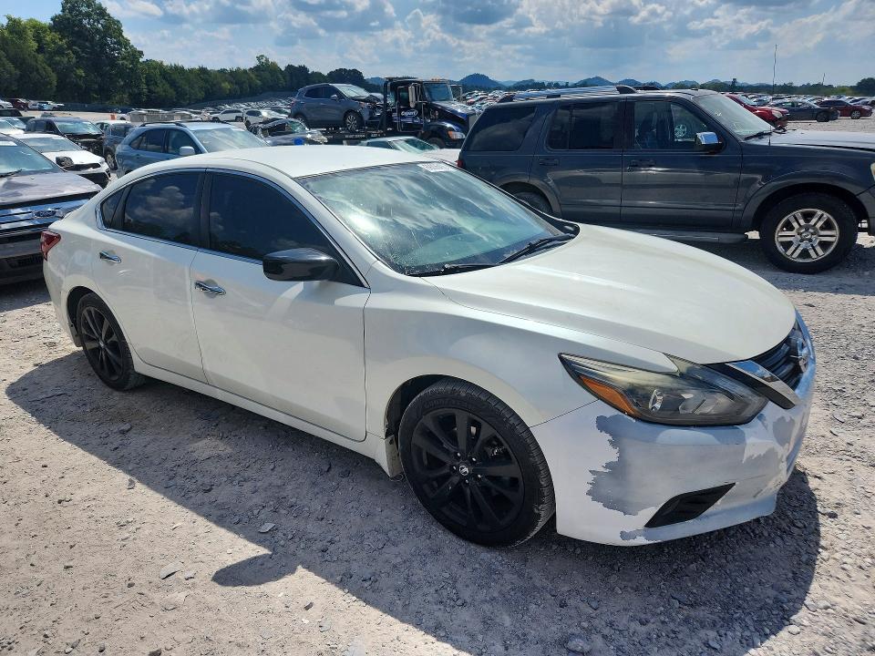 Продаж на аукціоні авто 2017 Nissan Altima, vin: 1N4AL3APXHC246661, номер лоту: 69006406