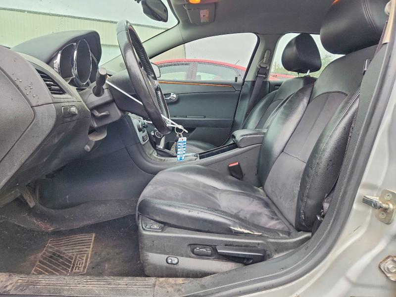 67262936 :رقم المزاد ، 1G1ZD5E00CF383126 vin ، 2012 Chevrolet Malibu مزاد بيع