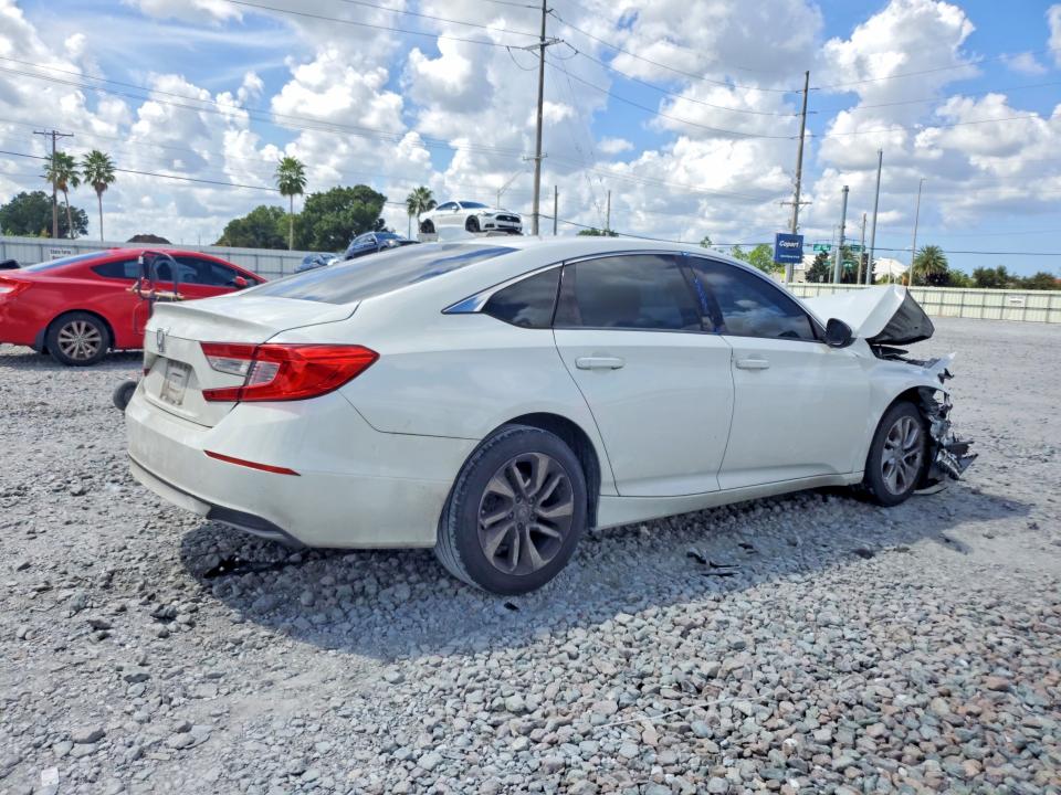 Продаж на аукціоні авто 2018 Honda Accord, vin: 1HGCV1F10JA131625, номер лоту: 69221866