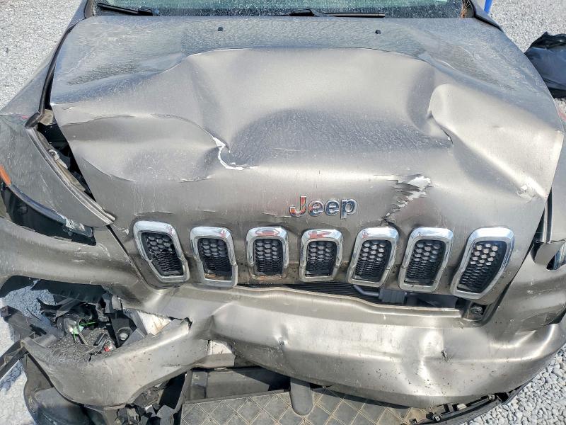 68762686 :رقم المزاد ، 1C4PJLLB4JD605613 vin ، 2018 Jeep Cherokee مزاد بيع
