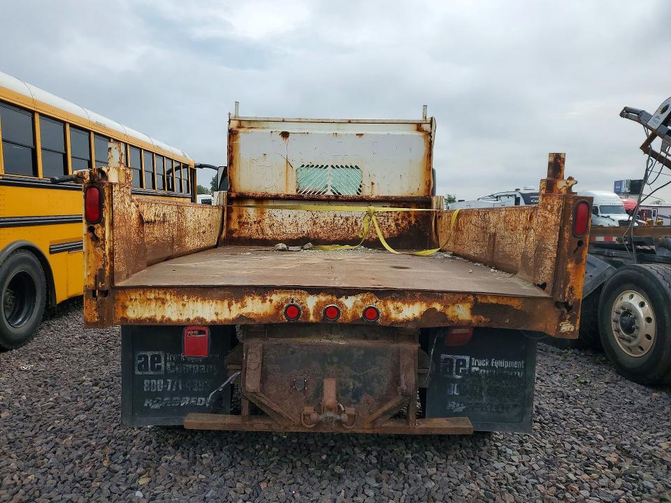 62561586 :رقم المزاد ، 1GBC4E1E53F502694 vin ، 2003 Chevrolet C4500 مزاد بيع