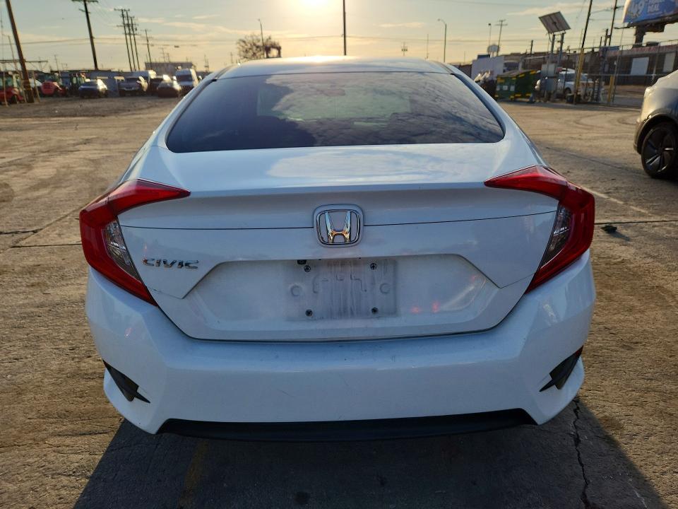 68111256 :رقم المزاد ، 2HGFC2F55JH597290 vin ، 2018 Honda Civic مزاد بيع