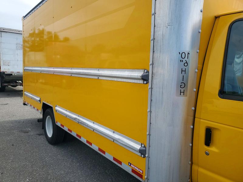 2022 Ford Econoline მანქანა იყიდება აუქციონზე, vin: 1FDWE3FN4NDC04196, აუქციონის ნომერი: 70526986