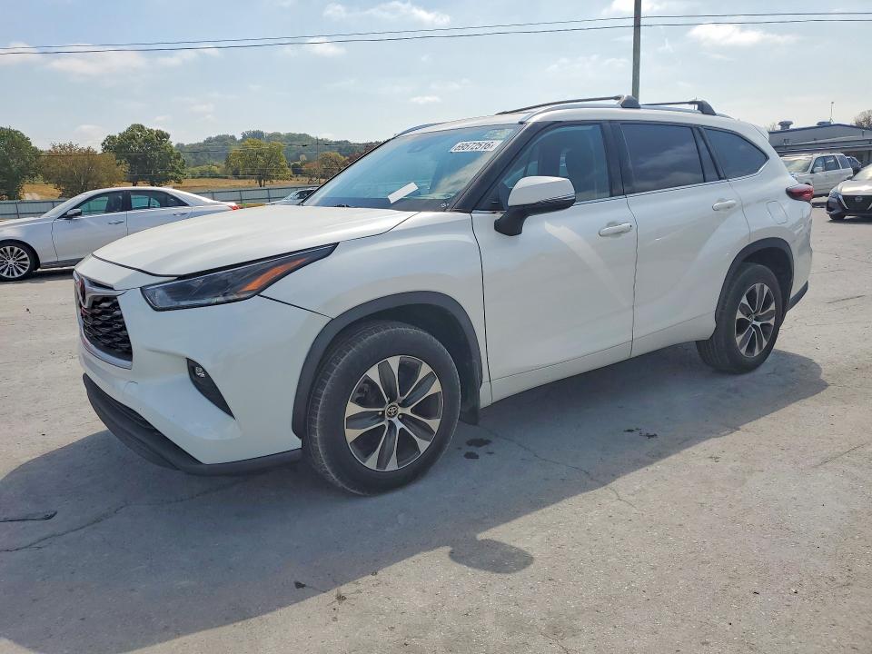 Продаж на аукціоні авто 2021 Toyota Highlander, vin: 5TDGZRBH7MS105469, номер лоту: 69572516