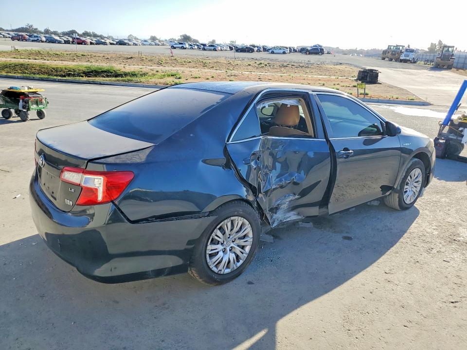 69061826 :رقم المزاد ، 4T1BD1FK9DU064253 vin ، 2013 Toyota Camry Hybrid مزاد بيع