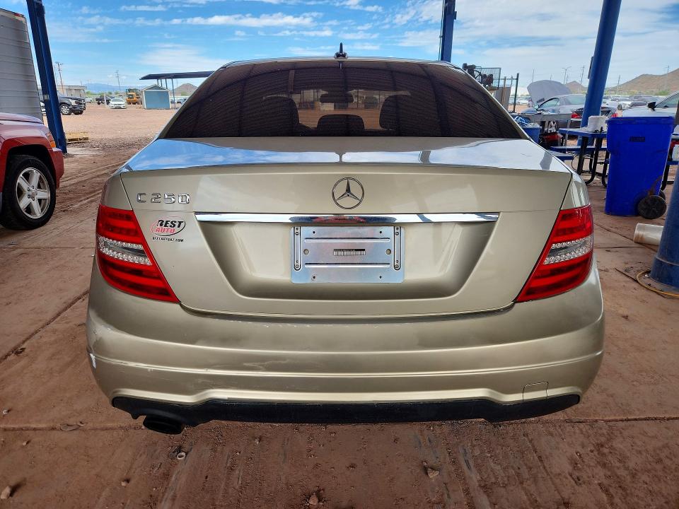 Продажа на аукционе авто 2012 Mercedes-benz C, vin: WDDGF4HB8CR219143, номер лота: 69889676