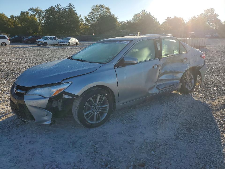 2015 Toyota Camry მანქანა იყიდება აუქციონზე, vin: 4T1BF1FK7FU977848, აუქციონის ნომერი: 70663376