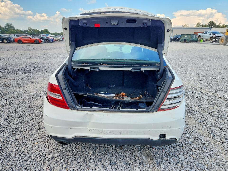 67011586 :رقم المزاد ، WDDGF4HB7EA952561 vin ، 2014 Mercedes-benz C مزاد بيع
