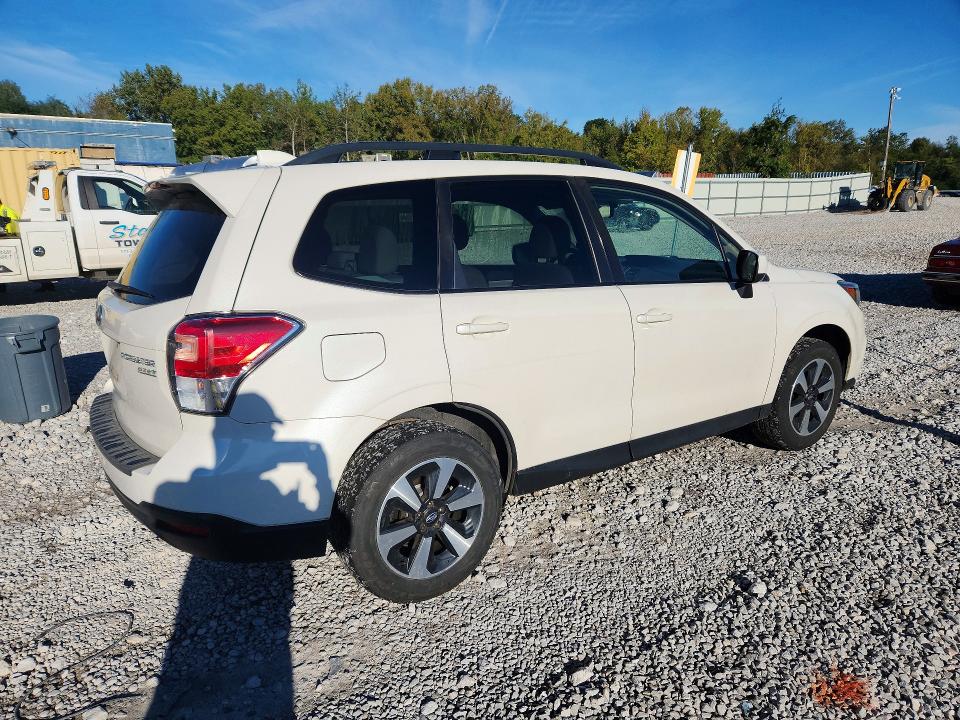 2017 Subaru Forester მანქანა იყიდება აუქციონზე, vin: JF2SJAEC8HH552391, აუქციონის ნომერი: 70159496